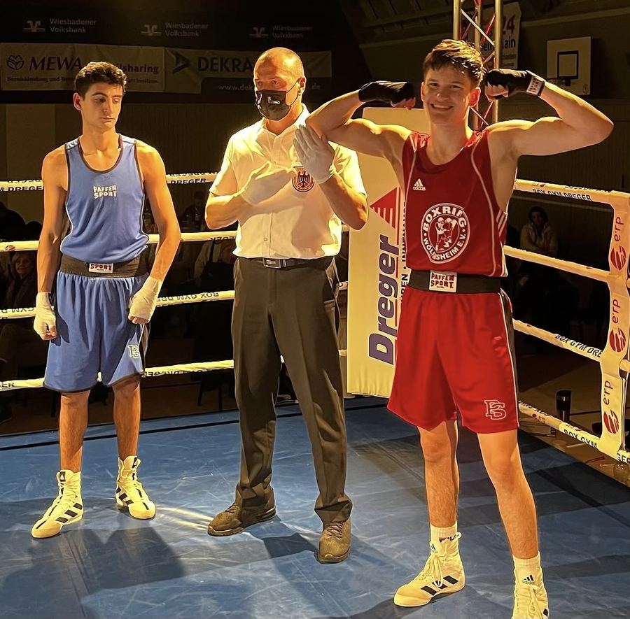 Vadim Moskoglo nach seinem Sieg bei Duelle der Champions in Wiesbaden, Boxring Wetterau