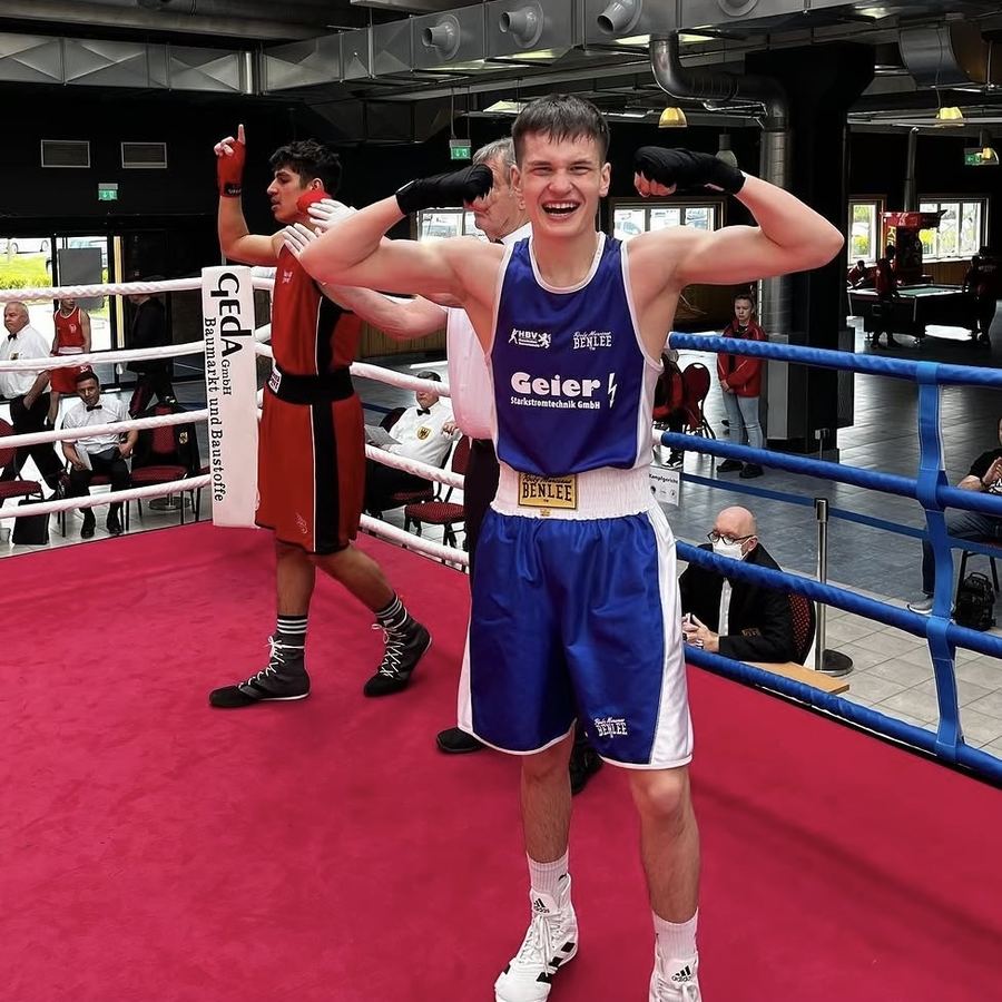 Vadim Moskoglo mit Bronzemedaille bei der U17-Deutschen-Meisterschaft, Boxring Wetterau